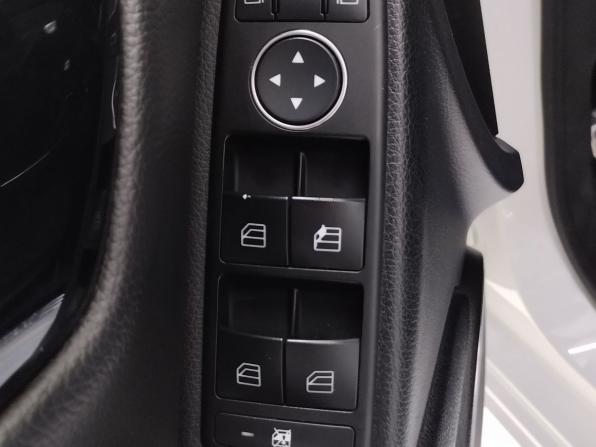 Mercedes-Benz C-Класс III (W204) Рестайлинг с пробегом 2012 года, цена 1 700 000 рублей, 177285 км, седан, Автокод Объявления