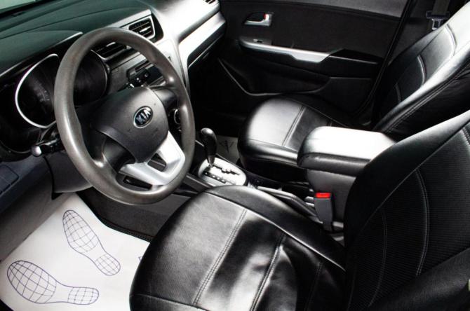 Kia Rio III с пробегом 2013 года, цена 899 000 рублей, 125000 км, хэтчбек, Автокод Объявления