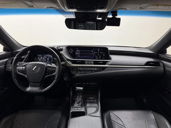 Lexus ES VII с пробегом 2018 года, цена 3 801 000 рублей, 109280 км, седан, Автокод Объявления