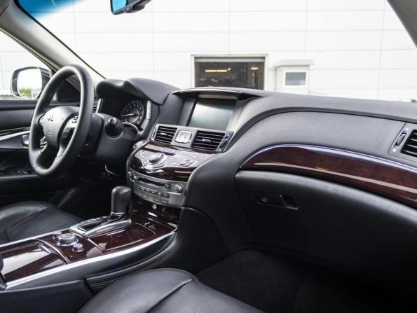Infiniti Q70 I Рестайлинг с пробегом 2015 года, цена 1 799 000 рублей, 251634 км, седан, Автокод Объявления