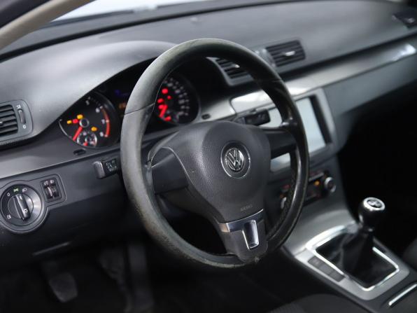 Volkswagen Passat B6 с пробегом 2010 года, цена 690 000 рублей, 177493 км, седан, Автокод Объявления