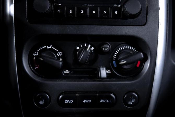 Suzuki Jimny III Рестайлинг 1 с пробегом 2011 года, цена 1 170 000 рублей, 199661 км, внедорожник, Автокод Объявления