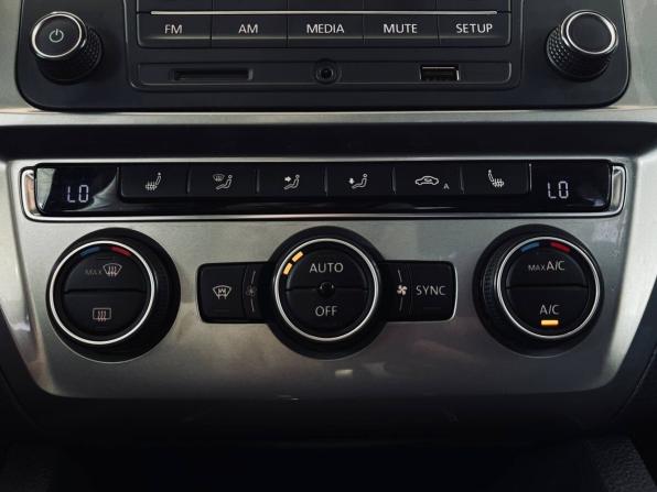 Volkswagen Jetta VI Рестайлинг с пробегом 2017 года, цена 1 449 900 рублей, 90000 км, седан, Автокод Объявления