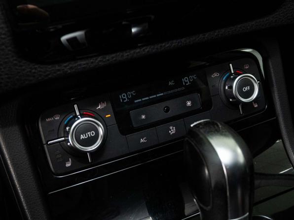 Volkswagen Touareg II с пробегом 2011 года, цена 1 505 000 рублей, 328638 км, внедорожник, Автокод Объявления