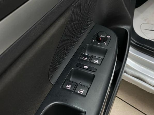 Volkswagen Jetta V с пробегом 2010 года, цена 449 000 рублей, 296198 км, седан, Автокод Объявления