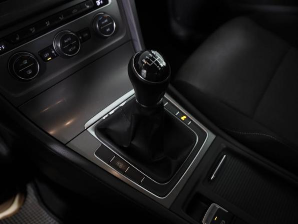 Volkswagen Golf VII с пробегом 2013 года, цена 1 239 000 рублей, 99097 км, хэтчбек, Автокод Объявления