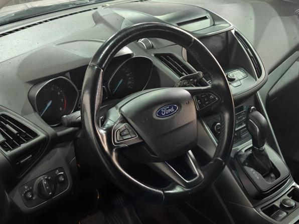 Ford Kuga II Рестайлинг с пробегом 2018 года, цена 1 650 000 рублей, 171000 км, внедорожник, Автокод Объявления