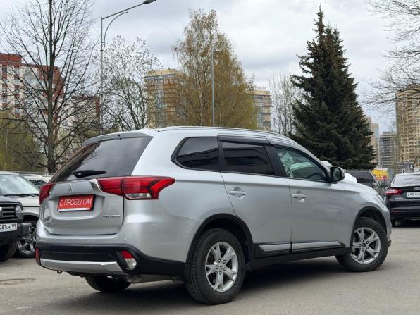 Mitsubishi Outlander III Рестайлинг 2 с пробегом 2015 года, цена 1 499 000 рублей, 195000 км, внедорожник, Автокод Объявления