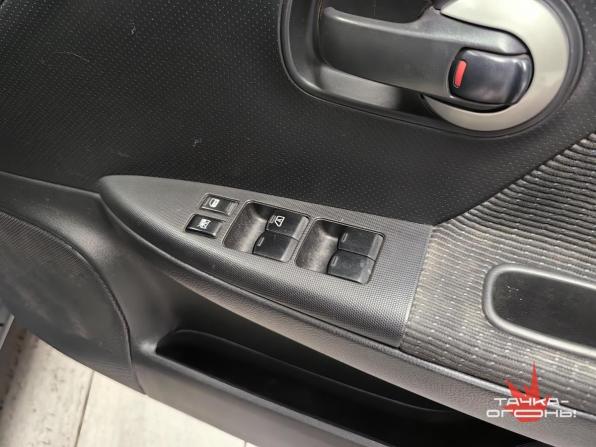 Nissan Note I с пробегом 2008 года, цена 360 000 рублей, 327000 км, хэтчбек, Автокод Объявления