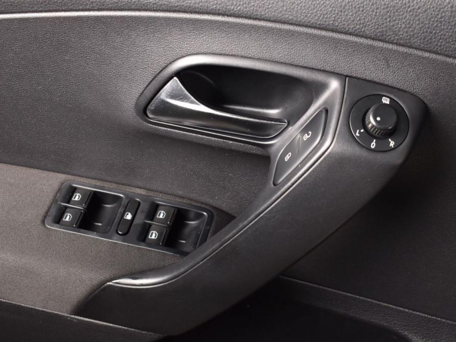 Volkswagen Polo V Кемерово  - изображение 17