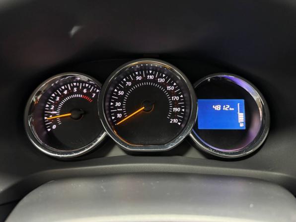 Renault Sandero II с пробегом 2015 года, цена 1 395 000 рублей, 4812 км, хэтчбек, Автокод Объявления