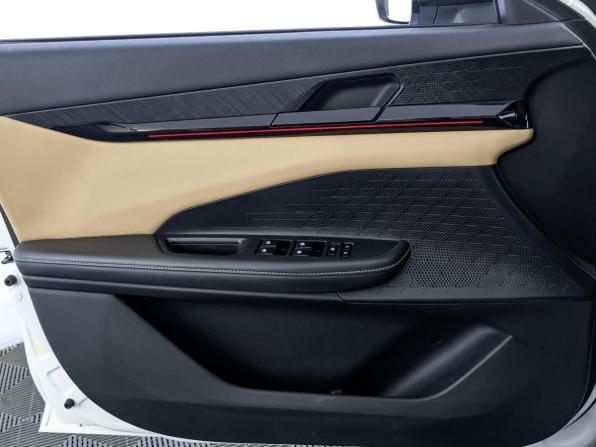 Changan UNI-V I с пробегом 2023 года, цена 2 370 000 рублей, 35494 км, лифтбек, Автокод Объявления