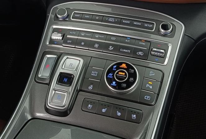 Hyundai Santa Fe IV Рестайлинг с пробегом 2021 года, цена 3 140 000 рублей, 141000 км, внедорожник, Автокод Объявления