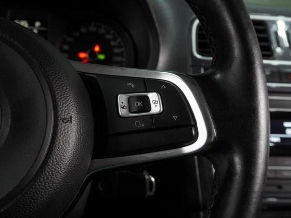 Volkswagen Polo V Рестайлинг с пробегом 2020 года, цена 1 267 000 рублей, 156006 км, седан, Автокод Объявления