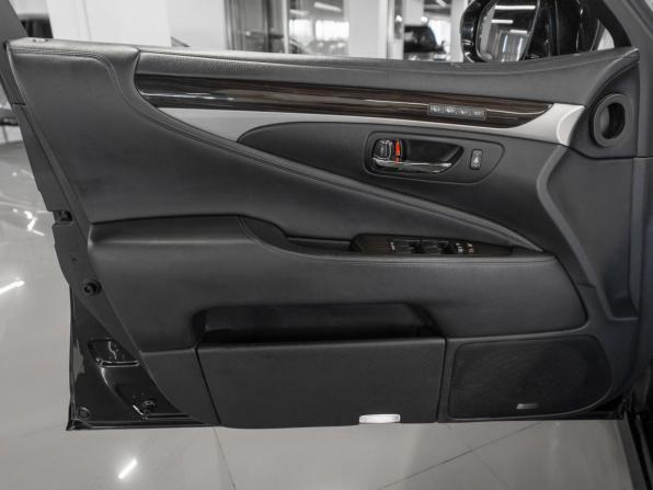 Lexus LS IV Рестайлинг 2 с пробегом 2014 года, цена 2 350 000 рублей, 319436 км, седан, Автокод Объявления