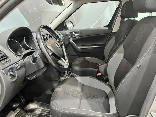 Skoda Yeti I Рестайлинг с пробегом 2017 года, цена 1 415 000 рублей, 164297 км, внедорожник, Автокод Объявления