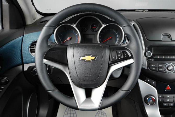 Chevrolet Cruze I Рестайлинг с пробегом 2013 года, цена 959 000 рублей, 193800 км, седан, Автокод Объявления