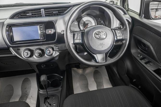 Toyota Vitz III (XP130) Рестайлинг 2 с пробегом 2018 года, цена 999 000 рублей, 73000 км, хэтчбек, Автокод Объявления