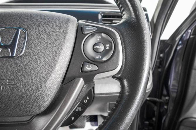 Honda Stepwgn V с пробегом 2016 года, цена 2 049 000 рублей, 110000 км, минивэн, Автокод Объявления