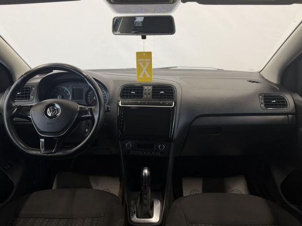 Volkswagen Polo V Рестайлинг с пробегом 2017 года, цена 1 050 000 рублей, 121182 км, седан, Автокод Объявления