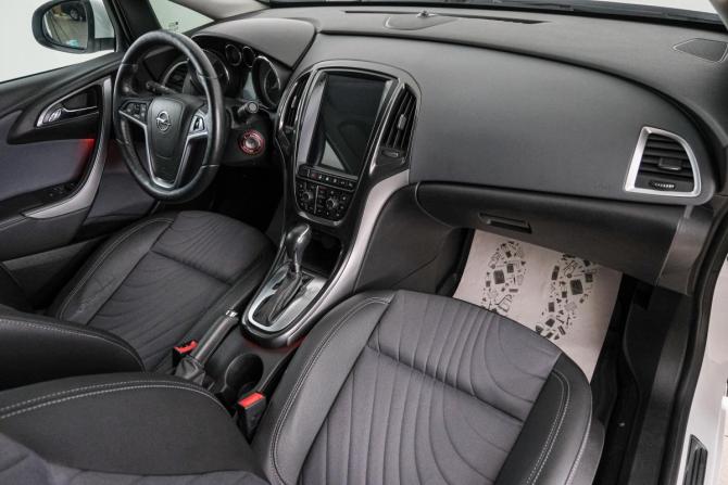 Opel Astra J Рестайлинг с пробегом 2014 года, цена 999 000 рублей, 161700 км, седан, Автокод Объявления