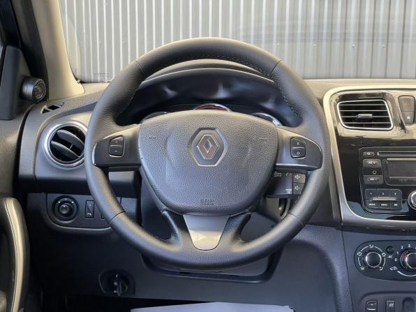 Renault Logan II с пробегом 2015 года, цена 657 000 рублей, 131821 км, седан, Автокод Объявления