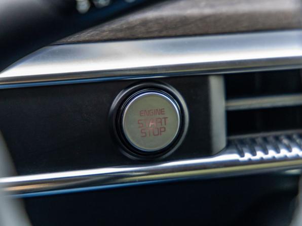 Kia K5 III с пробегом 2021 года, цена 2 550 000 рублей, 132900 км, седан, Автокод Объявления