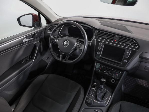 Volkswagen Tiguan II с пробегом 2017 года, цена 2 619 000 рублей, 123503 км, внедорожник, Автокод Объявления