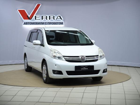 Toyota ISis I Рестайлинг с пробегом 2013 года, цена 1 310 000 рублей, 93299 км, компактвэн, Автокод Объявления