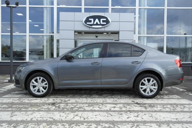 Skoda Octavia III (A7) Рестайлинг с пробегом 2017 года, цена 1 320 000 рублей, 212500 км, лифтбек, Автокод Объявления