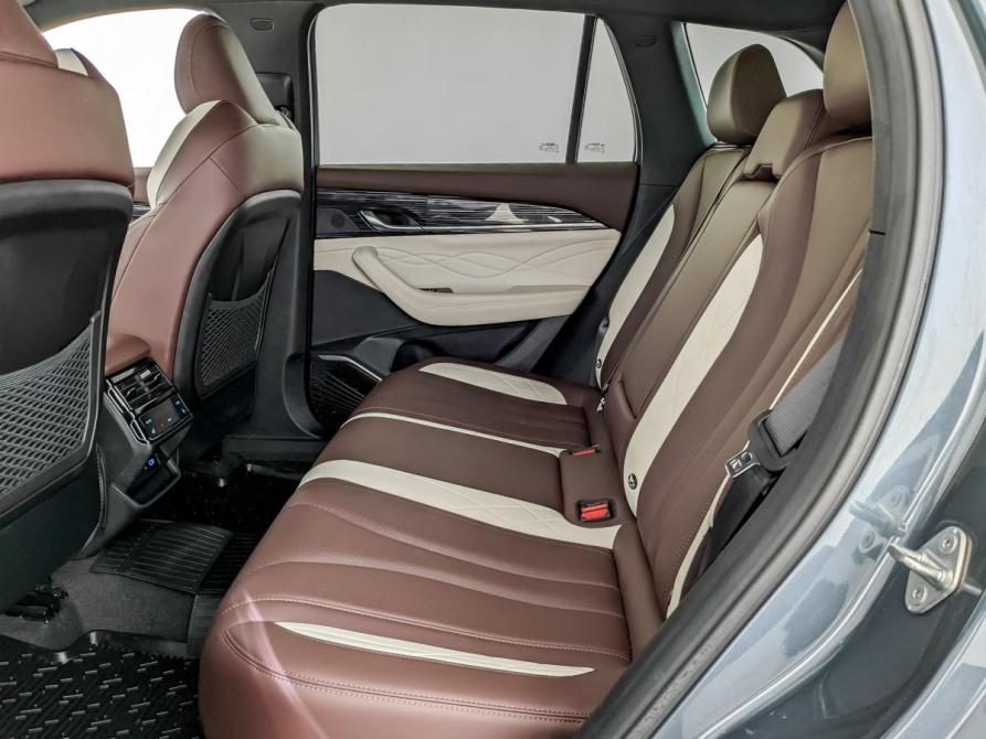 Geely Monjaro I Москва  - изображение 12