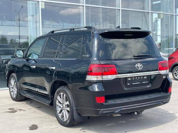 Toyota Land Cruiser 200 Series Рестайлинг 2 с пробегом 2017 года, цена 5 850 000 рублей, 231000 км, внедорожник, Автокод Объявления