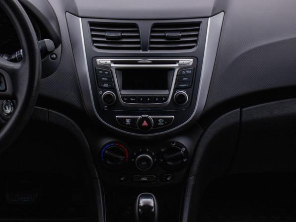 Hyundai Solaris I Рестайлинг с пробегом 2015 года, цена 930 000 рублей, 233000 км, хэтчбек, Автокод Объявления