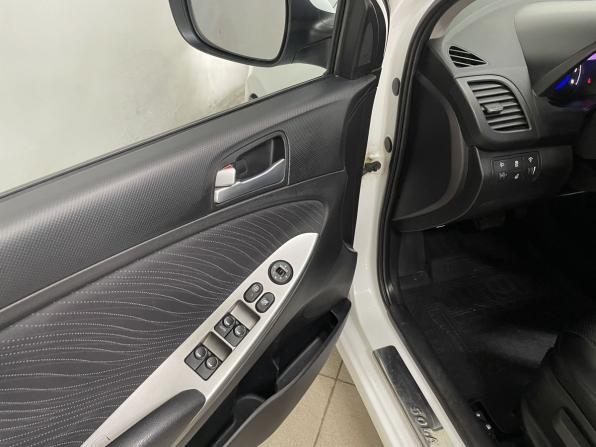 Hyundai Solaris I Рестайлинг с пробегом 2016 года, цена 1 020 000 рублей, 178747 км, седан, Автокод Объявления