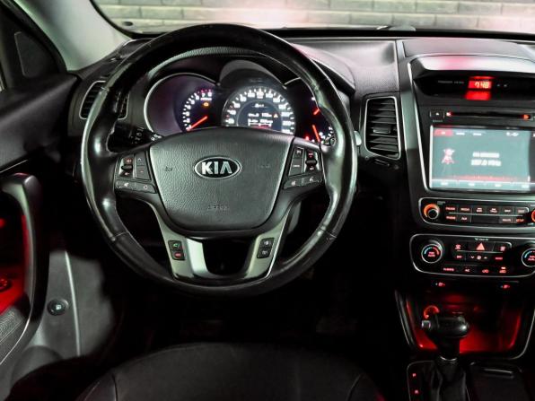 Kia Sorento II Рестайлинг с пробегом 2015 года, цена 1 900 000 рублей, 216462 км, внедорожник, Автокод Объявления