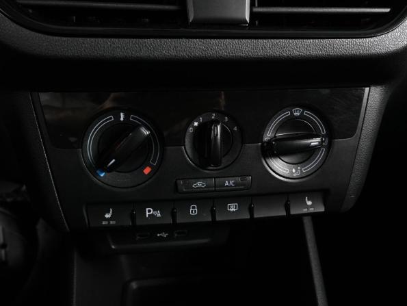 Volkswagen Polo VI с пробегом 2022 года, цена 1 760 000 рублей, 34547 км, лифтбек, Автокод Объявления