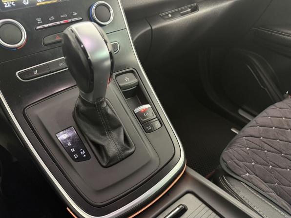 Renault Scenic IV с пробегом 2018 года, цена 1 760 000 рублей, 184899 км, компактвэн, Автокод Объявления