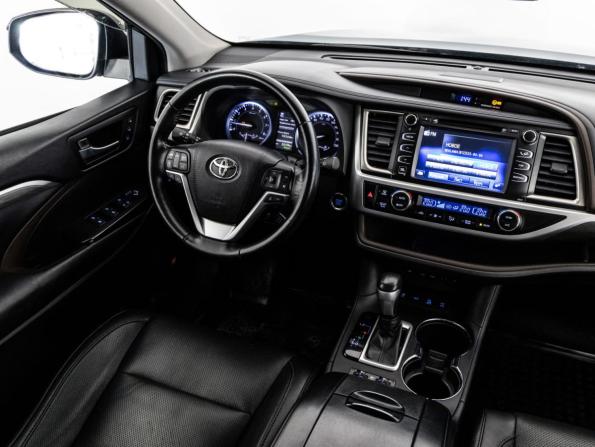 Toyota Highlander III (XU50) Рестайлинг с пробегом 2018 года, цена 3 999 000 рублей, 52105 км, внедорожник, Автокод Объявления