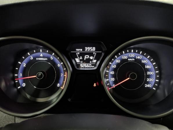 Hyundai Elantra V (MD) Рестайлинг с пробегом 2015 года, цена 1 250 000 рублей, 92612 км, седан, Автокод Объявления