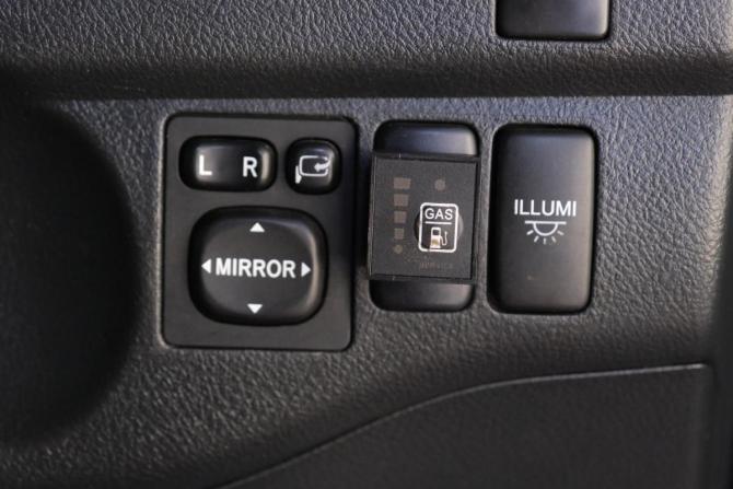Toyota bB II Рестайлинг с пробегом 2008 года, цена 829 000 рублей, 316000 км, компактвэн, Автокод Объявления