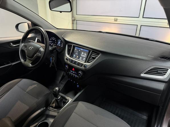 Hyundai Solaris II с пробегом 2019 года, цена 1 275 000 рублей, 112606 км, седан, Автокод Объявления