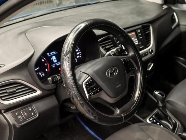 Hyundai Solaris II с пробегом 2017 года, цена 1 300 000 рублей, 195989 км, седан, Автокод Объявления
