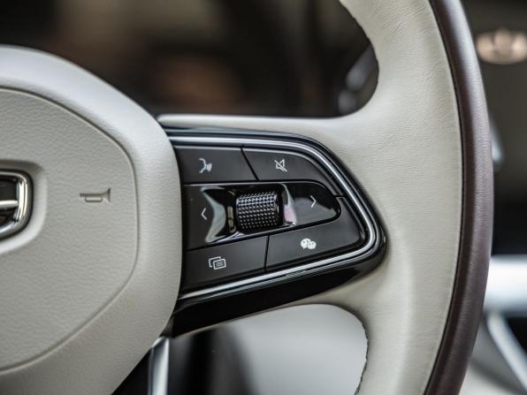 Geely Monjaro I с пробегом 2023 года, цена 3 118 000 рублей, 45000 км, внедорожник, Автокод Объявления