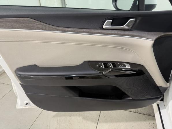 Kia K5 III с пробегом 2021 года, цена 2 799 800 рублей, 42000 км, седан, Автокод Объявления
