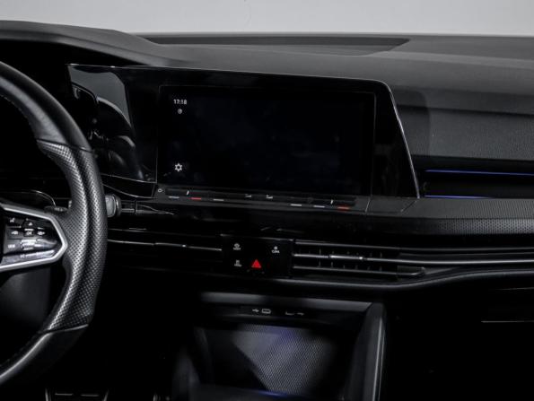 Volkswagen Golf VIII с пробегом 2021 года, цена 2 950 000 рублей, 49484 км, хэтчбек, Автокод Объявления