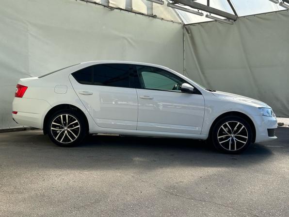 Skoda Octavia III (A7) с пробегом 2014 года, цена 1 019 000 рублей, 200409 км, лифтбек, Автокод Объявления