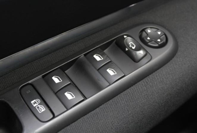 Peugeot 3008 I Рестайлинг с пробегом 2014 года, цена 1 010 000 рублей, 169079 км, внедорожник, Автокод Объявления