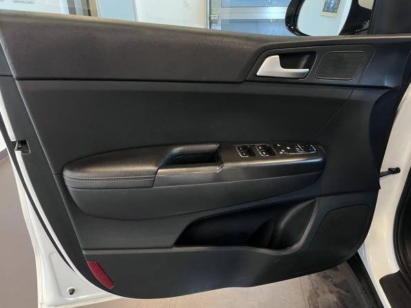 Kia Sportage IV с пробегом 2017 года, цена 1 690 000 рублей, 181269 км, внедорожник, Автокод Объявления