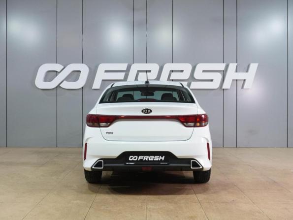 Kia Rio IV Рестайлинг с пробегом 2020 года, цена 1 509 000 рублей, 63541 км, седан, Автокод Объявления