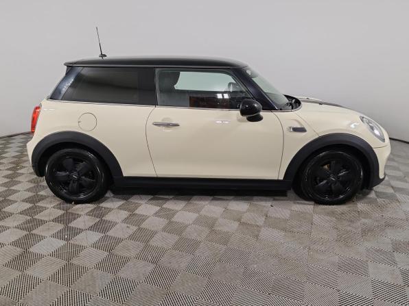 Mini Hatch III (F55/F56) с пробегом 2016 года, цена 1 499 000 рублей, 103429 км, хэтчбек, Автокод Объявления